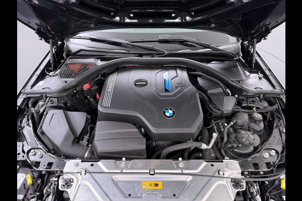 BMW 3 Serie Touring 320e VAN € 42.899,- VOOR € 39.877,- UW LENTEVOORDEEL: €3.022,-! | M-SPORT | FACELIFT| PANO|1.STE EIGENAAR, DEALER OH. | LEER | ELEK. TREKHAAK| FABRIEKSGARANTIE T/M 08 2027| LEER| STOELVERWARMING| 19 INCH! SUPER COMPLEET!