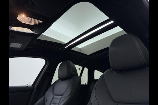 BMW 3 Serie Touring 320e VAN € 42.899,- VOOR € 39.877,- UW LENTEVOORDEEL: €3.022,-! | M-SPORT | FACELIFT| PANO|1.STE EIGENAAR, DEALER OH. | LEER | ELEK. TREKHAAK| FABRIEKSGARANTIE T/M 08 2027| LEER| STOELVERWARMING| 19 INCH! SUPER COMPLEET!