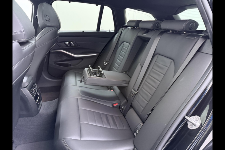 BMW 3 Serie Touring 320e VAN € 42.899,- VOOR € 39.877,- UW LENTEVOORDEEL: €3.022,-! | M-SPORT | FACELIFT| PANO|1.STE EIGENAAR, DEALER OH. | LEER | ELEK. TREKHAAK| FABRIEKSGARANTIE T/M 08 2027| LEER| STOELVERWARMING| 19 INCH! SUPER COMPLEET!