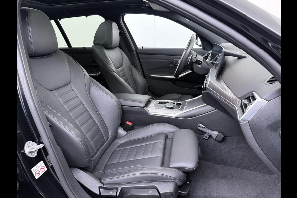 BMW 3 Serie Touring 320e VAN € 42.899,- VOOR € 39.877,- UW LENTEVOORDEEL: €3.022,-! | M-SPORT | FACELIFT| PANO|1.STE EIGENAAR, DEALER OH. | LEER | ELEK. TREKHAAK| FABRIEKSGARANTIE T/M 08 2027| LEER| STOELVERWARMING| 19 INCH! SUPER COMPLEET!