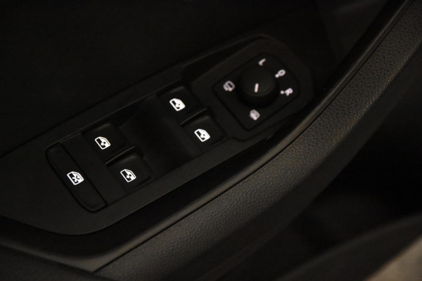 Škoda Karoq 1.5 TSI DSG *1ste Eigenaar*Navi*Stoelverwarming*Camera*