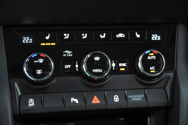 Škoda Karoq 1.5 TSI DSG *1ste Eigenaar*Navi*Stoelverwarming*Camera*