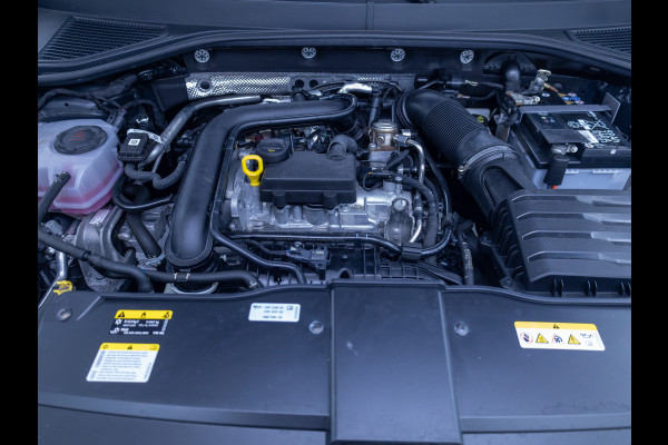 Volkswagen T-Roc 1.0 TSI 116 PK Business Edition | Stoelverwarming | Apple Carplay / Android auto | Automatisch inparkeren, Climate control, all season banden, extra getint glas achter