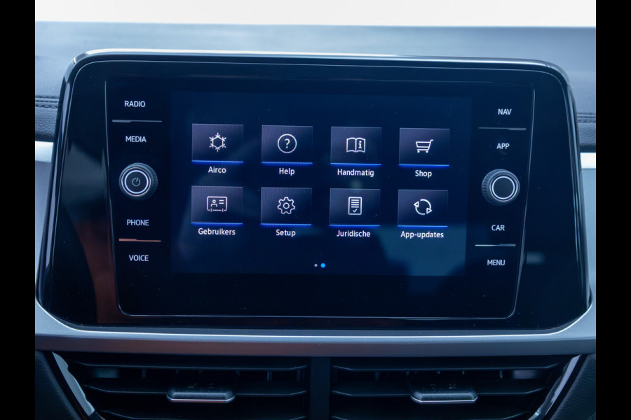 Volkswagen T-Roc 1.0 TSI 116 PK Business Edition | Stoelverwarming | Apple Carplay / Android auto | Automatisch inparkeren, Climate control, all season banden, extra getint glas achter