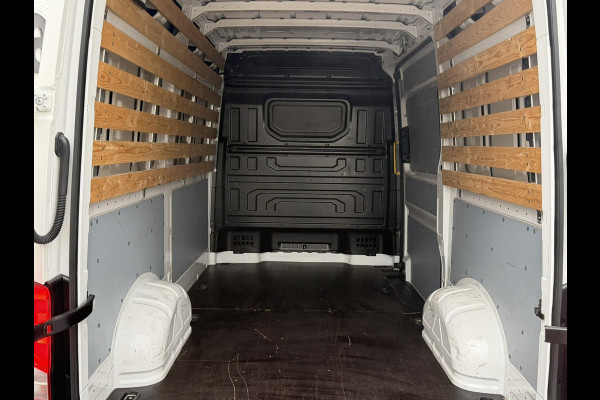 Volkswagen Crafter 35 2.0 TDI 140PK L3H3 EURO 6 Garantie Trekhaak Airco Cruise Pdc Dab Carplay Navi