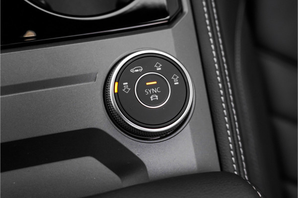 Volkswagen Touareg 3.0 TSi eHybrid 4MOTION R Luchtv ACC Elek Trekhaak Ori NL