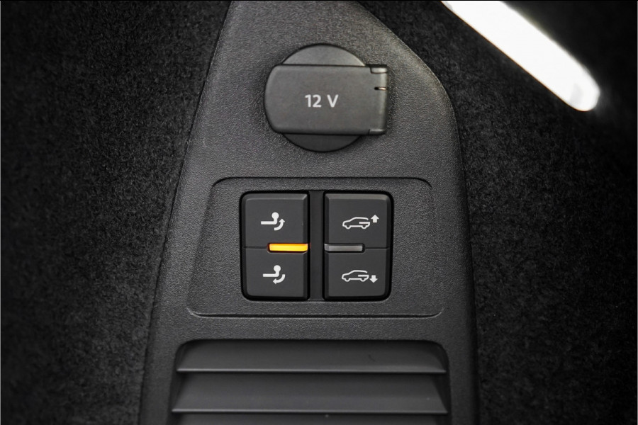 Volkswagen Touareg 3.0 TSi eHybrid 4MOTION R Luchtv ACC Elek Trekhaak Ori NL