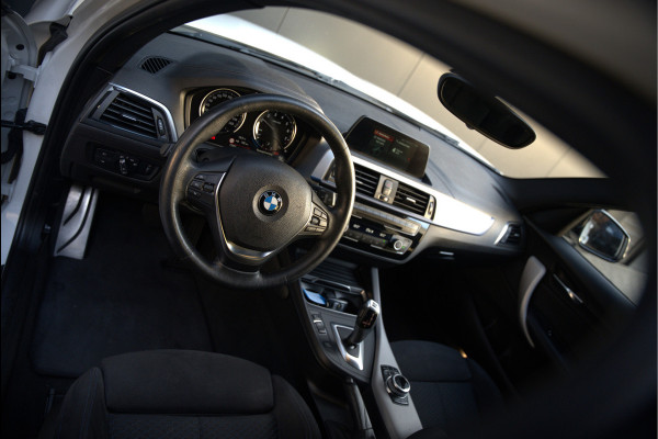 BMW 1-serie 118i Corporate Lease Executive M Sport | Automaat | Stuurverwarming | Stoelverwarming | NAP | Keyless | Cruise Control | PDC | Shadow line | Digital Dash | Navigatie Business | Led |  Dealer Onderhouden |
