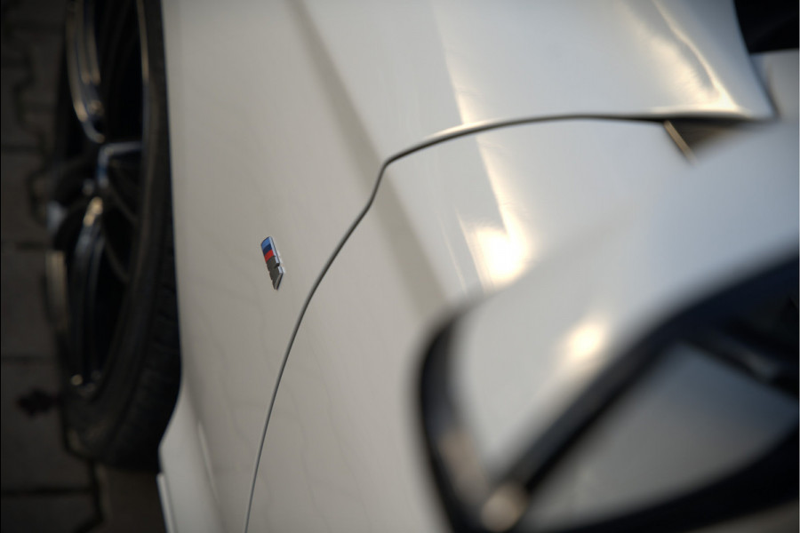 BMW 1-serie 118i Corporate Lease Executive M Sport | Automaat | Stuurverwarming | Stoelverwarming | NAP | Keyless | Cruise Control | PDC | Shadow line | Digital Dash | Navigatie Business | Led |  Dealer Onderhouden |