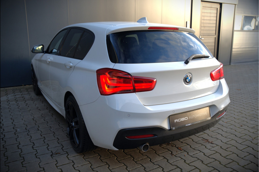 BMW 1-serie 118i Corporate Lease Executive M Sport | Automaat | Stuurverwarming | Stoelverwarming | NAP | Keyless | Cruise Control | PDC | Shadow line | Digital Dash | Navigatie Business | Led |  Dealer Onderhouden |