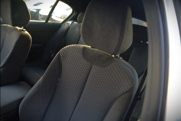 BMW 1-serie 118i Corporate Lease Executive M Sport | Automaat | Stuurverwarming | Stoelverwarming | NAP | Keyless | Cruise Control | PDC | Shadow line | Digital Dash | Navigatie Business | Led |  Dealer Onderhouden |