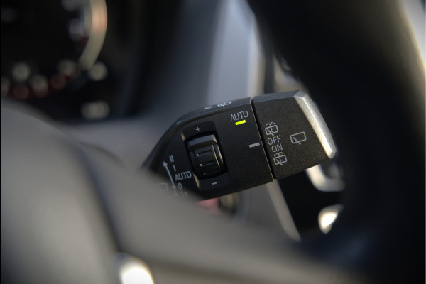 BMW 1-serie 118i Corporate Lease Executive M Sport | Automaat | Stuurverwarming | Stoelverwarming | NAP | Keyless | Cruise Control | PDC | Shadow line | Digital Dash | Navigatie Business | Led |  Dealer Onderhouden |