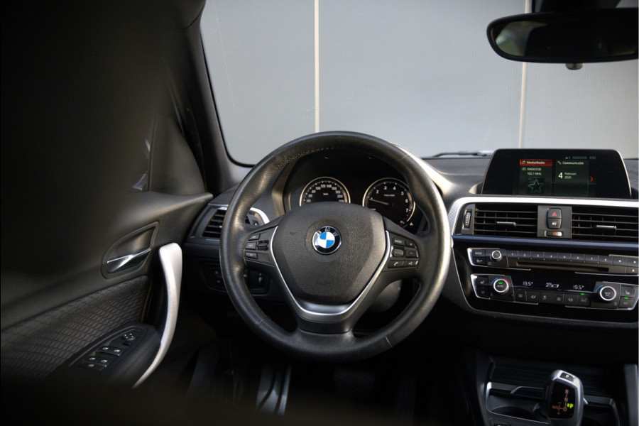 BMW 1-serie 118i Corporate Lease Executive M Sport | Automaat | Stuurverwarming | Stoelverwarming | NAP | Keyless | Cruise Control | PDC | Shadow line | Digital Dash | Navigatie Business | Led |  Dealer Onderhouden |