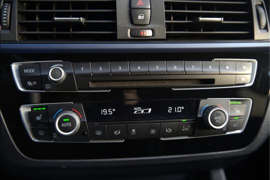 BMW 1-serie 118i Corporate Lease Executive M Sport | Automaat | Stuurverwarming | Stoelverwarming | NAP | Keyless | Cruise Control | PDC | Shadow line | Digital Dash | Navigatie Business | Led |  Dealer Onderhouden |