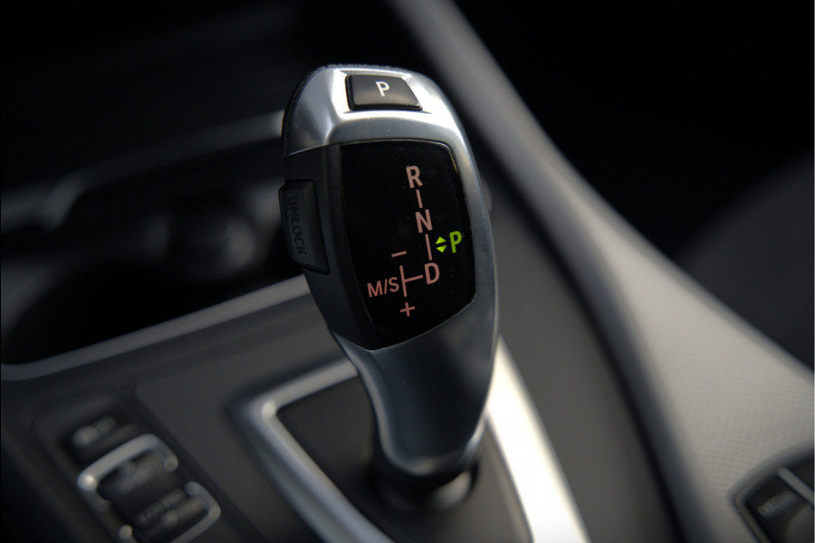 BMW 1-serie 118i Corporate Lease Executive M Sport | Automaat | Stuurverwarming | Stoelverwarming | NAP | Keyless | Cruise Control | PDC | Shadow line | Digital Dash | Navigatie Business | Led |  Dealer Onderhouden |