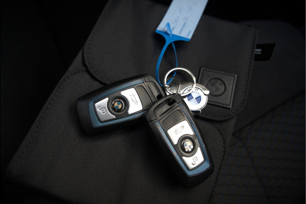 BMW 1-serie 118i Corporate Lease Executive M Sport | Automaat | Stuurverwarming | Stoelverwarming | NAP | Keyless | Cruise Control | PDC | Shadow line | Digital Dash | Navigatie Business | Led |  Dealer Onderhouden |