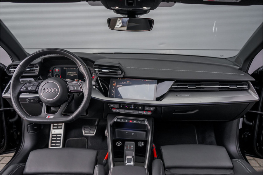 Audi A3 Sportback 35 TFSI S Edition Pano Zwart Optiek Leder 19"