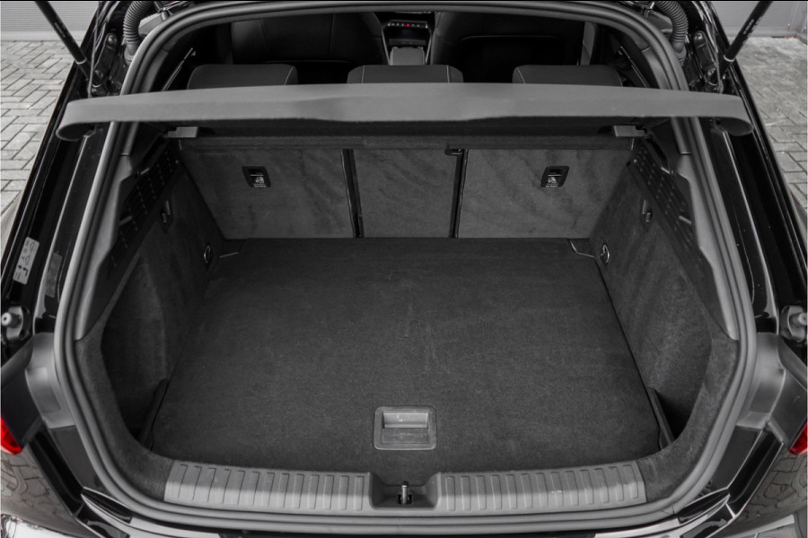 Audi A3 Sportback 35 TFSI S Edition Pano Zwart Optiek Leder 19"