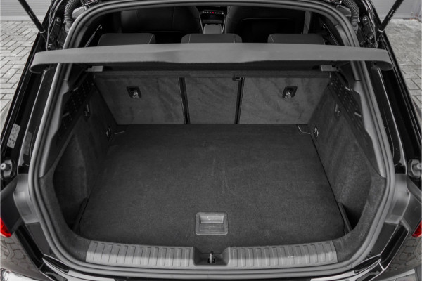 Audi A3 Sportback 35 TFSI S Edition Pano Zwart Optiek Leder 19"