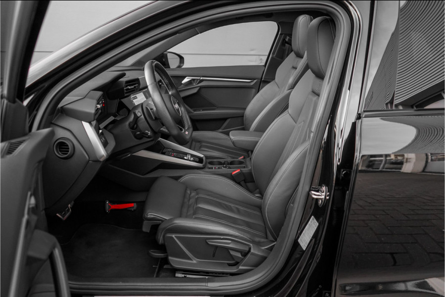 Audi A3 Sportback 35 TFSI S Edition Pano Zwart Optiek Leder 19"