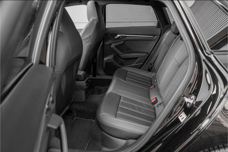 Audi A3 Sportback 35 TFSI S Edition Pano Zwart Optiek Leder 19"