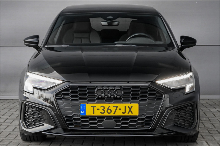 Audi A3 Sportback 35 TFSI S Edition Pano Zwart Optiek Leder 19"
