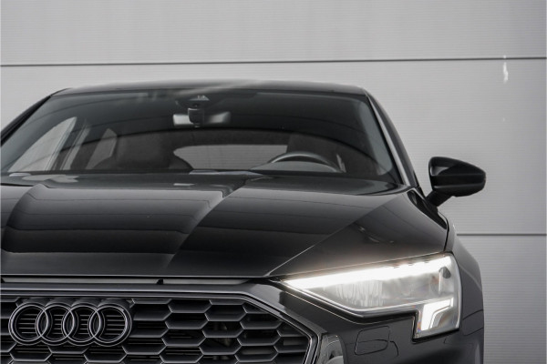 Audi A3 Sportback 35 TFSI S Edition Pano Zwart Optiek Leder 19"