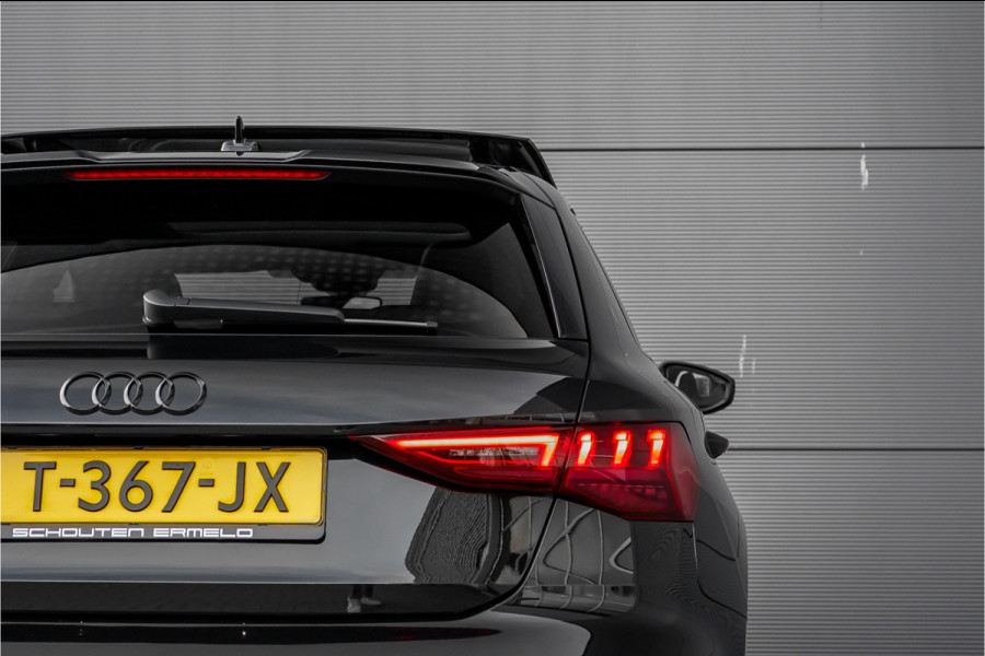 Audi A3 Sportback 35 TFSI S Edition Pano Zwart Optiek Leder 19"