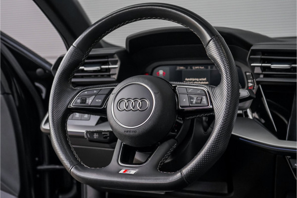 Audi A3 Sportback 35 TFSI S Edition Pano Zwart Optiek Leder 19"