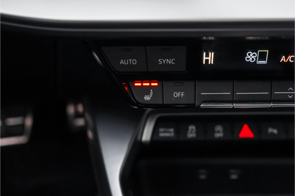 Audi A3 Sportback 35 TFSI S Edition Pano Zwart Optiek Leder 19"