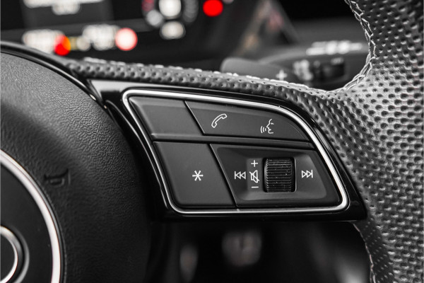 Audi A3 Sportback 35 TFSI S Edition Pano Zwart Optiek Leder 19"