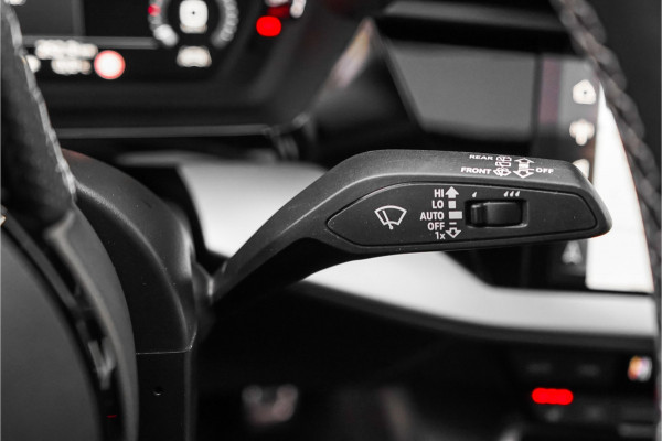 Audi A3 Sportback 35 TFSI S Edition Pano Zwart Optiek Leder 19"