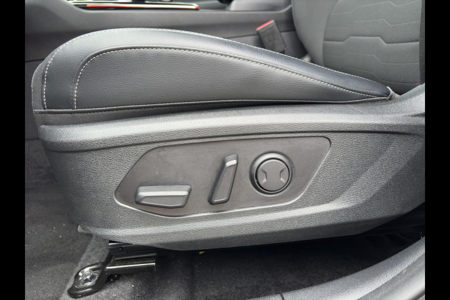 Kia Sportage 1.6 T-GDi Hybrid DynamicPlusLine Automaat | Pano | Stoelverwarming voor/achter | Camera | Dodehoekherkenning | Elektrische Stoelen | Cruise | Apple Carplay & Android Auto |