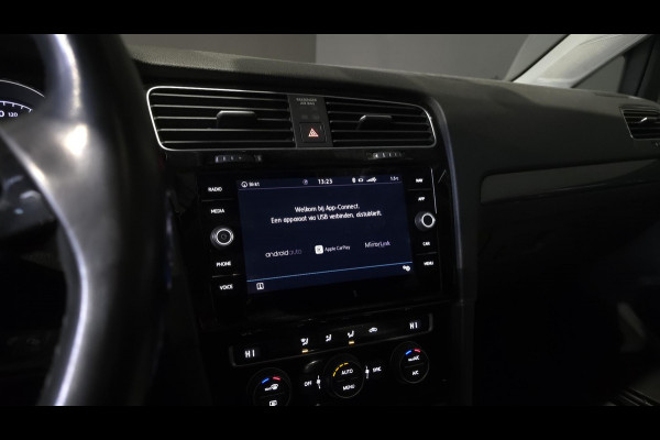 Volkswagen Golf 1.0 TSI Comfortline | Pano | Navi | Climate | Carplay