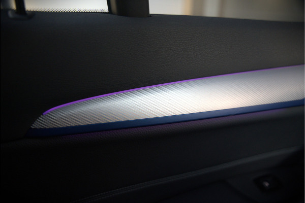 BMW X1 xDrive25e eDrive Edition M Sport | Panoramadak | Leer | Head-Up Display | Camera | Shadowline | Keyless | Cruise Control | Navigatie Prof. | Stoelverwarming | Elek. Achterklep | Ambiance Verlichting