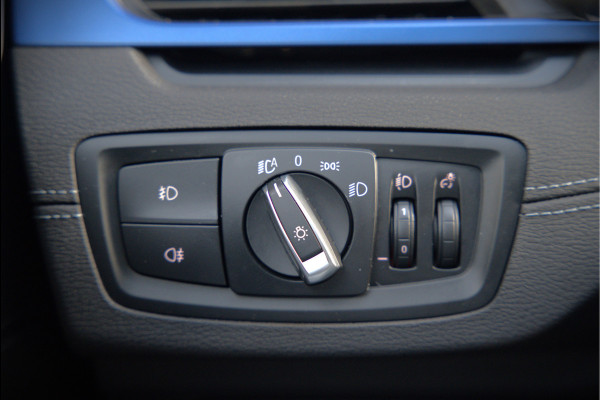 BMW X1 xDrive25e eDrive Edition M Sport | Panoramadak | Leer | Head-Up Display | Camera | Shadowline | Keyless | Cruise Control | Navigatie Prof. | Stoelverwarming | Elek. Achterklep | Ambiance Verlichting