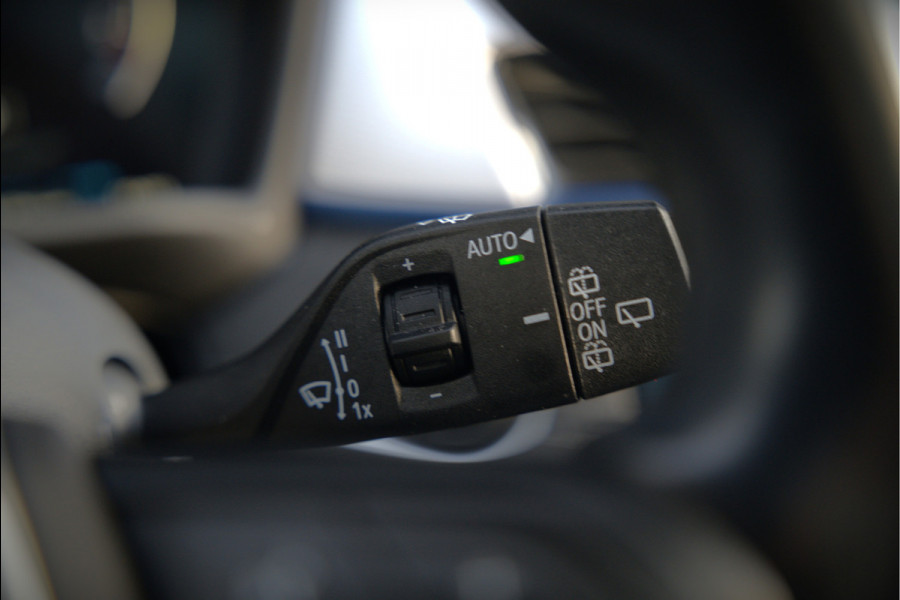 BMW X1 xDrive25e eDrive Edition M Sport | Panoramadak | Leer | Head-Up Display | Camera | Shadowline | Keyless | Cruise Control | Navigatie Prof. | Stoelverwarming | Elek. Achterklep | Ambiance Verlichting