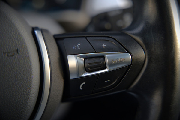 BMW X1 xDrive25e eDrive Edition M Sport | Panoramadak | Leer | Head-Up Display | Camera | Shadowline | Keyless | Cruise Control | Navigatie Prof. | Stoelverwarming | Elek. Achterklep | Ambiance Verlichting