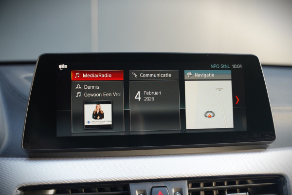 BMW X1 xDrive25e eDrive Edition M Sport | Panoramadak | Leer | Head-Up Display | Camera | Shadowline | Keyless | Cruise Control | Navigatie Prof. | Stoelverwarming | Elek. Achterklep | Ambiance Verlichting