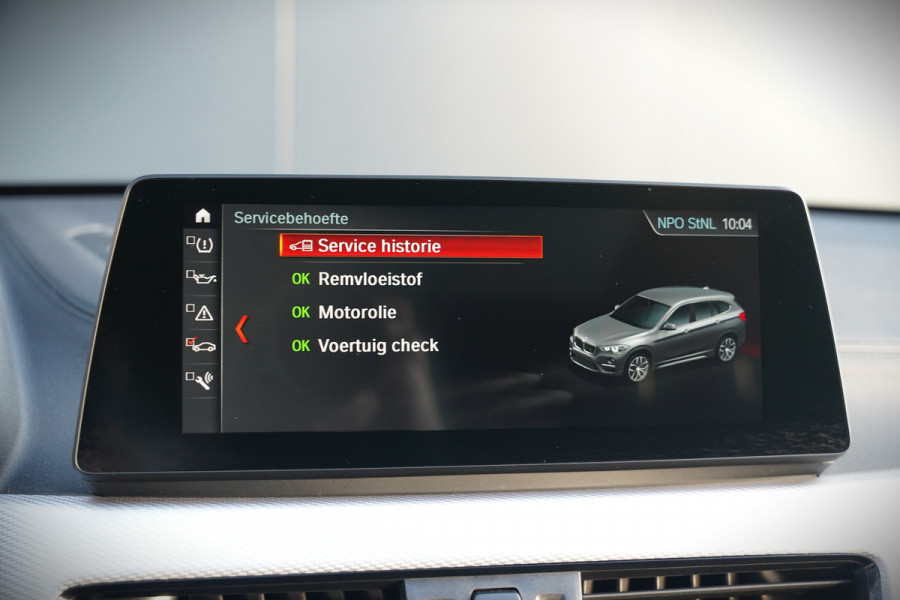 BMW X1 xDrive25e eDrive Edition M Sport | Panoramadak | Leer | Head-Up Display | Camera | Shadowline | Keyless | Cruise Control | Navigatie Prof. | Stoelverwarming | Elek. Achterklep | Ambiance Verlichting