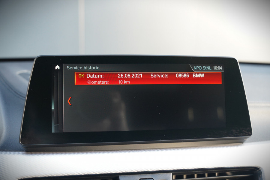 BMW X1 xDrive25e eDrive Edition M Sport | Panoramadak | Leer | Head-Up Display | Camera | Shadowline | Keyless | Cruise Control | Navigatie Prof. | Stoelverwarming | Elek. Achterklep | Ambiance Verlichting