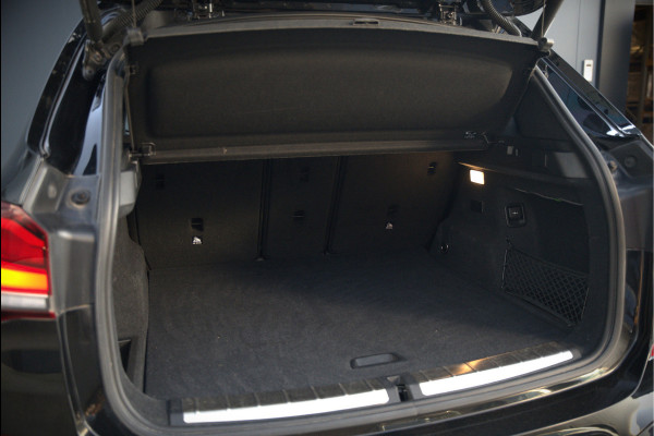BMW X1 xDrive25e eDrive Edition M Sport | Panoramadak | Leer | Head-Up Display | Camera | Shadowline | Keyless | Cruise Control | Navigatie Prof. | Stoelverwarming | Elek. Achterklep | Ambiance Verlichting