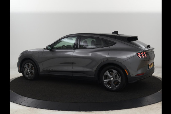 Ford Mustang Mach-E Extended RWD 98 kWh | Panoramadak | Trekhaak | Leder | Stoel & stuurverwarming | Adaptive cruise | 360 Camera | Carplay