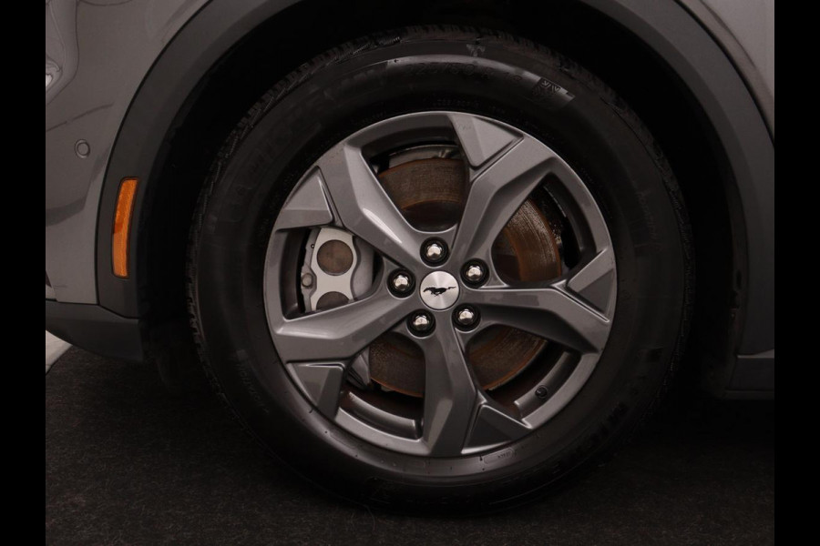 Ford Mustang Mach-E Extended RWD 98 kWh | Panoramadak | Trekhaak | Leder | Stoel & stuurverwarming | Adaptive cruise | 360 Camera | Carplay