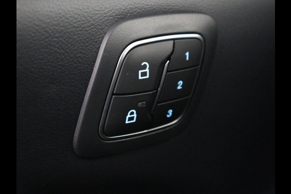 Ford Mustang Mach-E Extended RWD 98 kWh | Panoramadak | Trekhaak | Leder | Stoel & stuurverwarming | Adaptive cruise | 360 Camera | Carplay