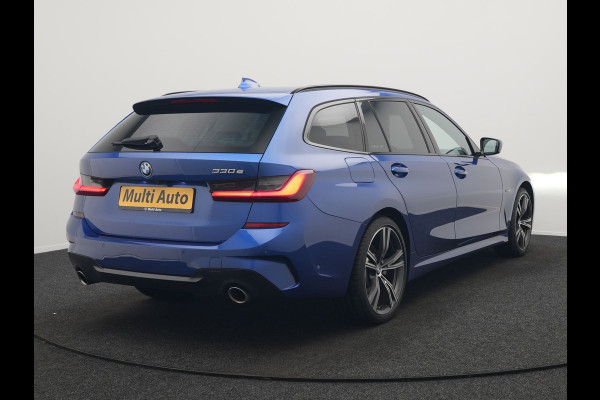 BMW 3 Serie Touring 330e M Sport PHEV 293pk Dealer O.H. | Panodak | Head Up | Laser LED | Adaptief Onderstel | Camera | Alcantara Sportstoelen Memory & Verwarmd | Sfeerverlichting | Apple Carplay | Keyless | Blis | 19"L.M | Virtual | DAB | Plug In