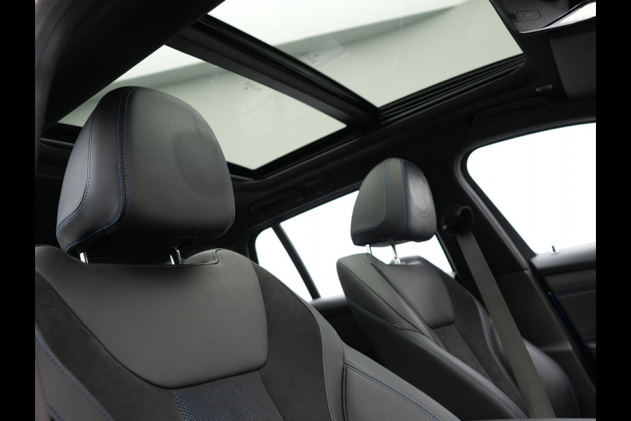 BMW 3 Serie Touring 330e M Sport PHEV 293pk Dealer O.H. | Panodak | Head Up | Laser LED | Adaptief Onderstel | Camera | Alcantara Sportstoelen Memory & Verwarmd | Sfeerverlichting | Apple Carplay | Keyless | Blis | 19"L.M | Virtual | DAB | Plug In