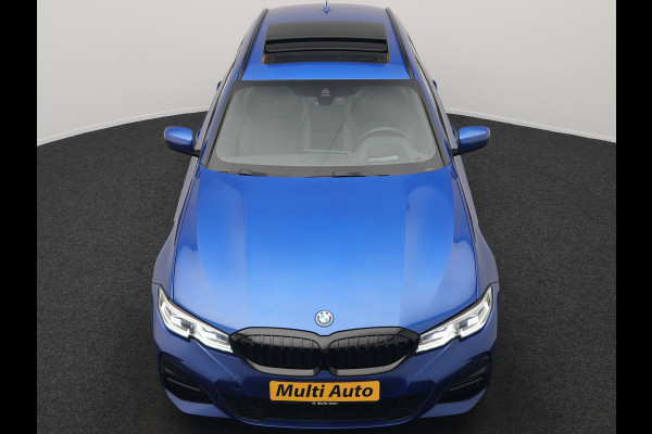 BMW 3 Serie Touring 330e M Sport PHEV 293pk Dealer O.H. | Panodak | Head Up | Laser LED | Adaptief Onderstel | Camera | Alcantara Sportstoelen Memory & Verwarmd | Sfeerverlichting | Apple Carplay | Keyless | Blis | 19"L.M | Virtual | DAB | Plug In