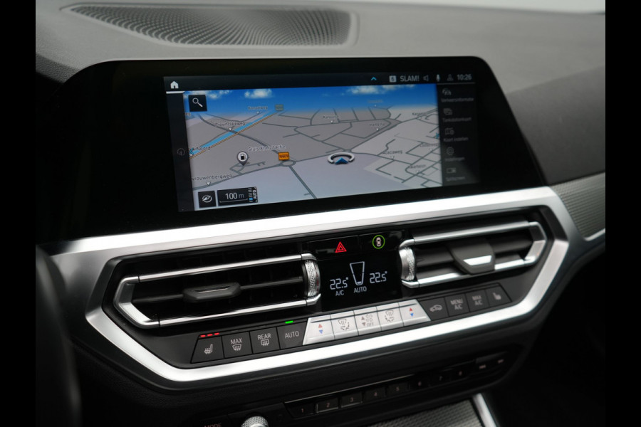 BMW 3 Serie Touring 330e M Sport PHEV 293pk Dealer O.H. | Panodak | Head Up | Laser LED | Adaptief Onderstel | Camera | Alcantara Sportstoelen Memory & Verwarmd | Sfeerverlichting | Apple Carplay | Keyless | Blis | 19"L.M | Virtual | DAB | Plug In