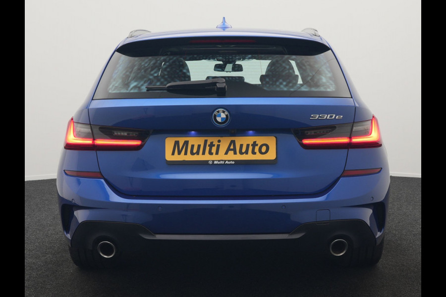 BMW 3 Serie Touring 330e M Sport PHEV 293pk Dealer O.H. | Panodak | Head Up | Laser LED | Adaptief Onderstel | Camera | Alcantara Sportstoelen Memory & Verwarmd | Sfeerverlichting | Apple Carplay | Keyless | Blis | 19"L.M | Virtual | DAB | Plug In